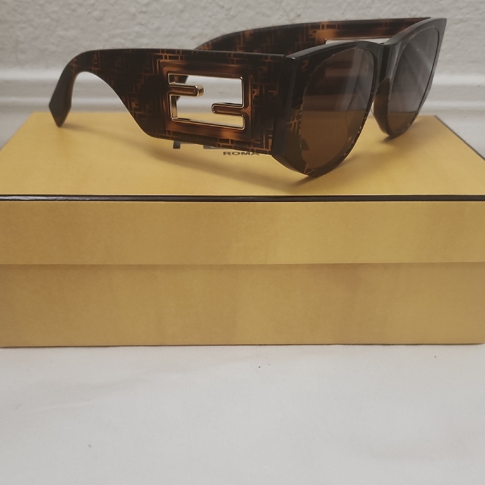 *AUTHENTIC Fendi Baguette Sunglasses with Gold Detail